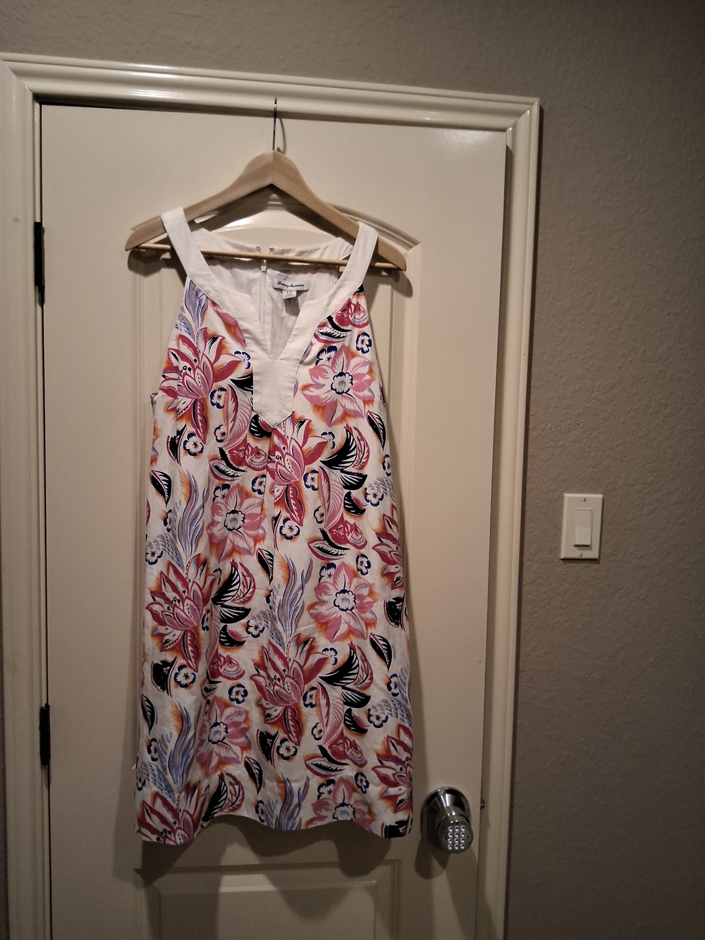 Tommy Bahama White Floral V-Neck Sleeveless Mini Dress